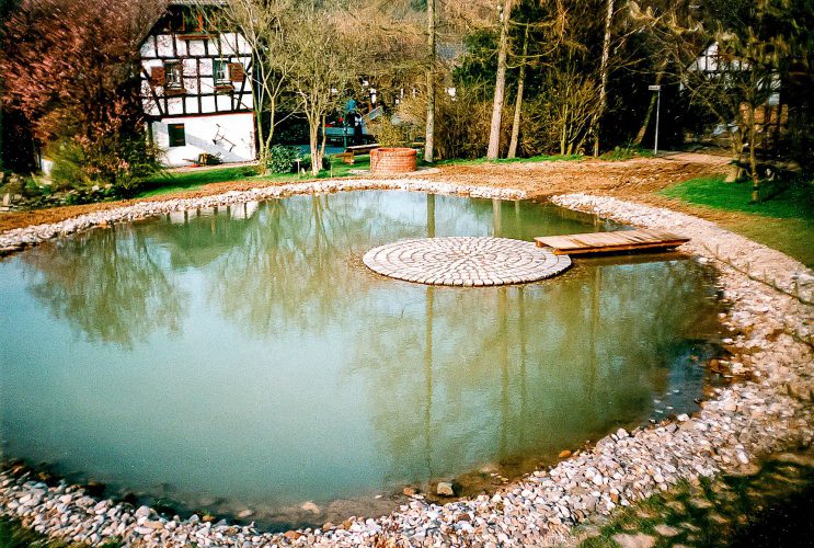 Teich, Bach, Wasserfall, Quellstein | Wasser im Garten